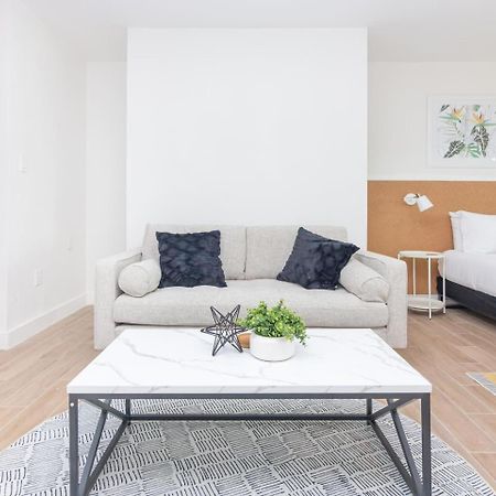 Large Stylish Studio Apartment In El Portal #3 Miami Luaran gambar