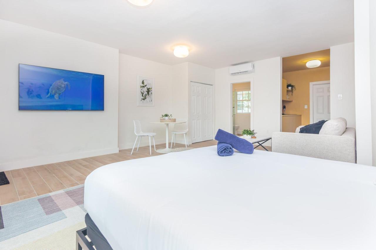Large Stylish Studio Apartment In El Portal #3 Miami Luaran gambar