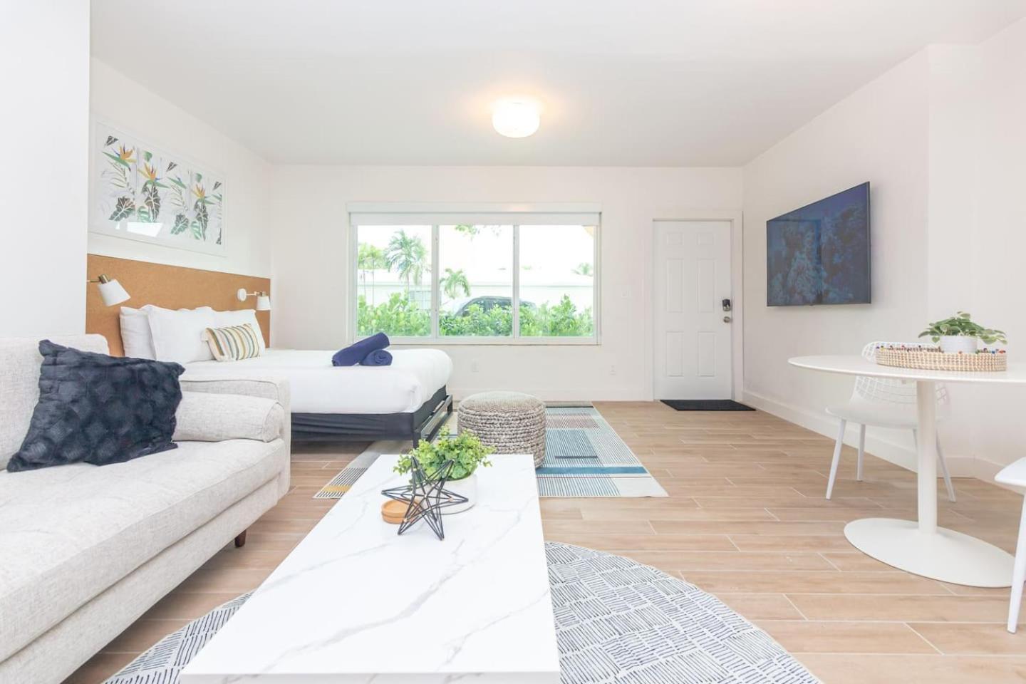 Large Stylish Studio Apartment In El Portal #3 Miami Luaran gambar