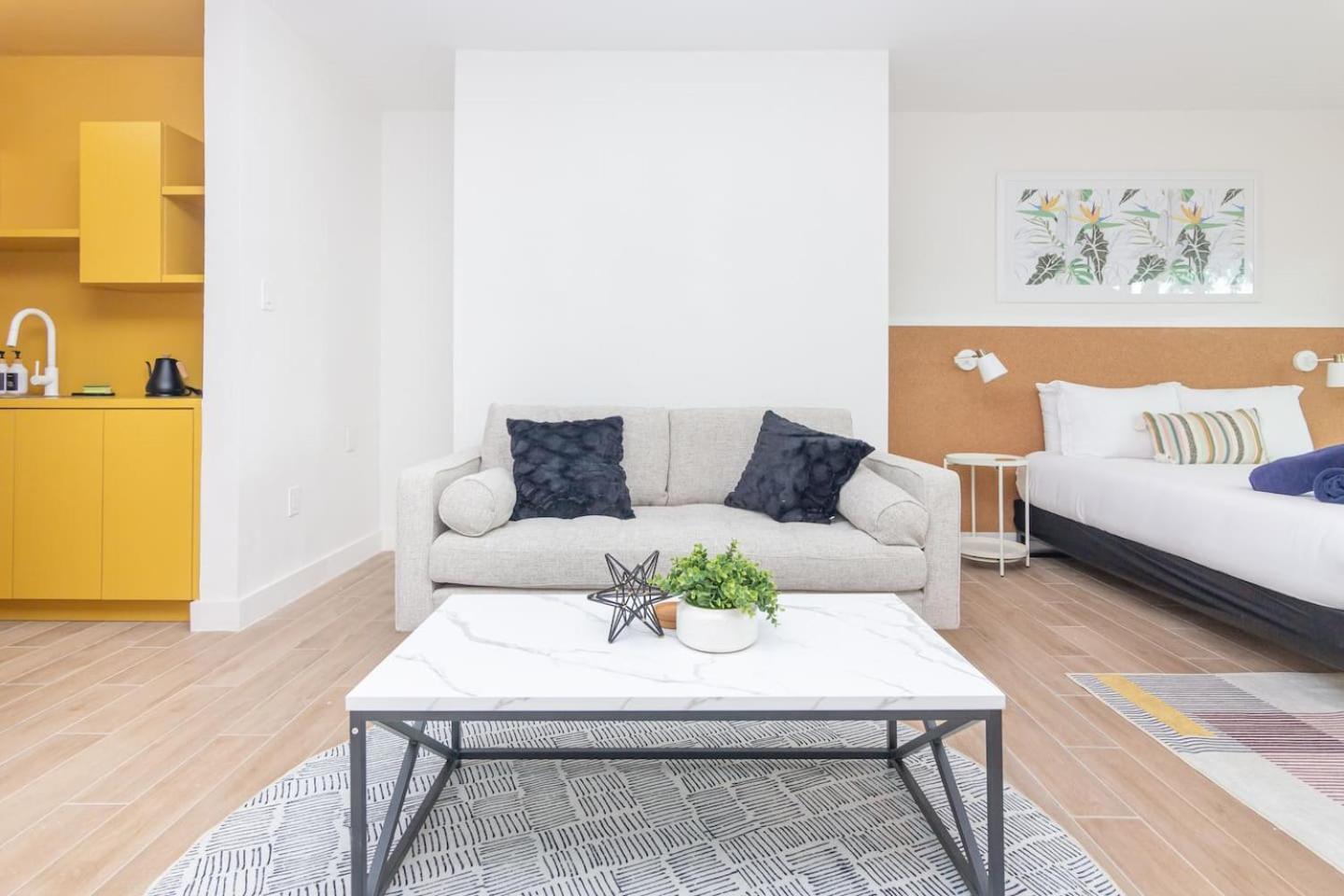 Large Stylish Studio Apartment In El Portal #3 Miami Luaran gambar