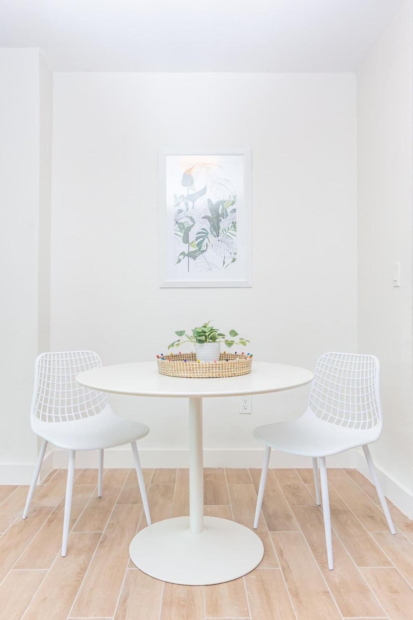 Large Stylish Studio Apartment In El Portal #3 Miami Luaran gambar