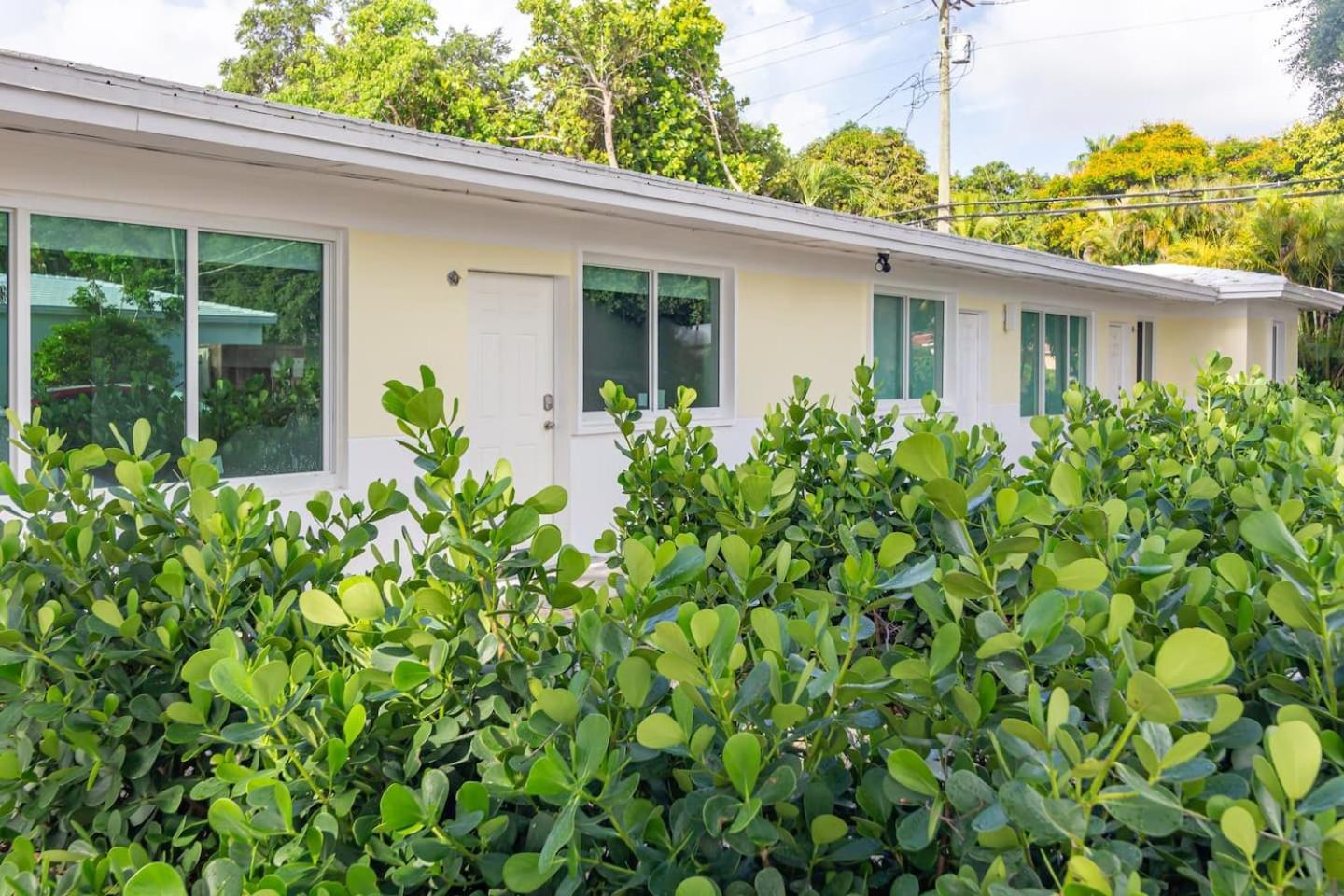 Large Stylish Studio Apartment In El Portal #3 Miami Luaran gambar