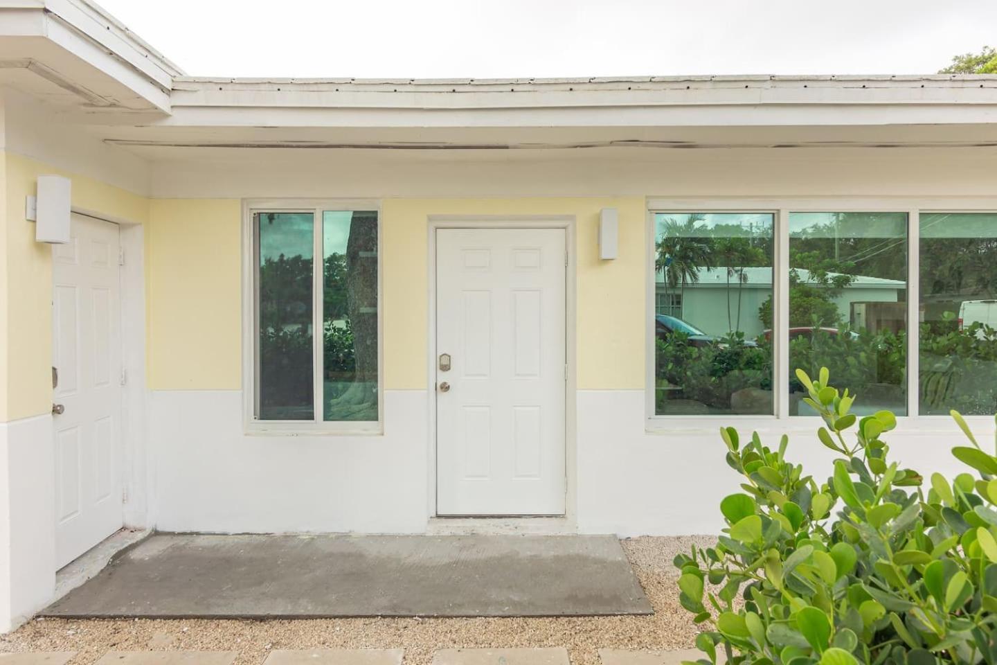 Large Stylish Studio Apartment In El Portal #3 Miami Luaran gambar
