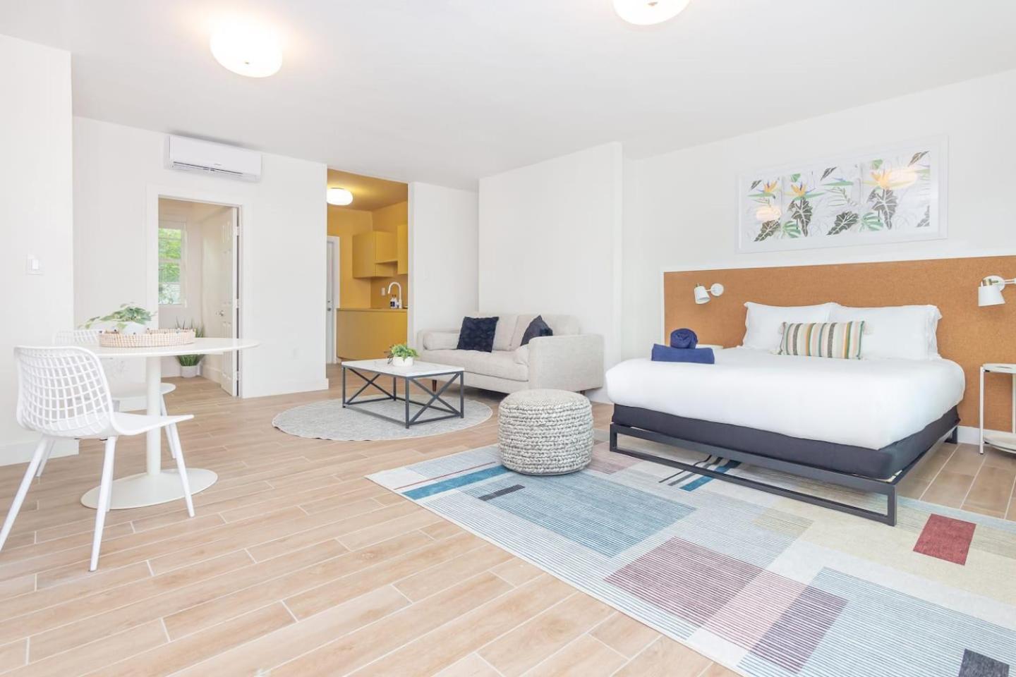 Large Stylish Studio Apartment In El Portal #3 Miami Luaran gambar