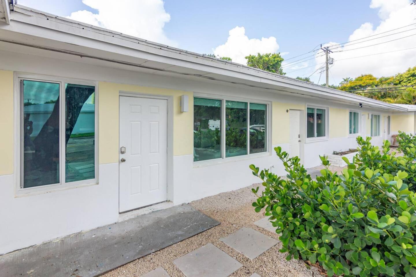 Large Stylish Studio Apartment In El Portal #3 Miami Luaran gambar